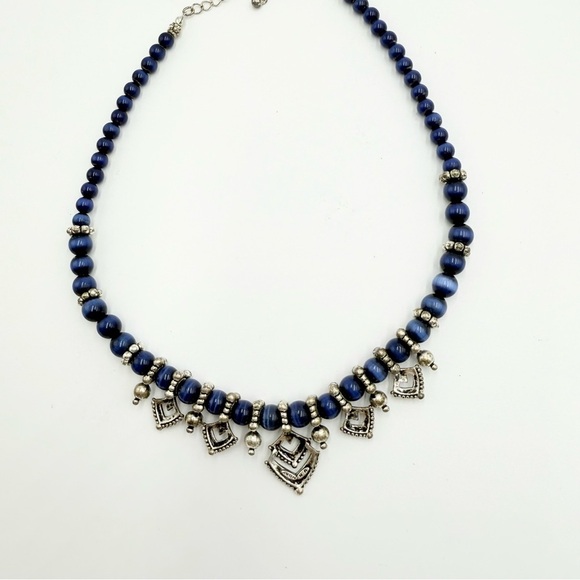Avon Blue Glass Cat's Eye Silvertone
Beaded Choker Necklace - Picture 4 of 8